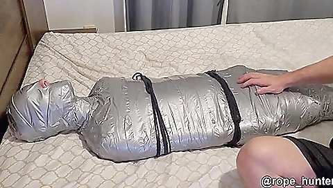 Married slut gets fucked in the ass by a huge cock