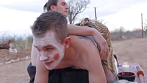 Shake & pricks taliar hayes are in front of her boyfriend