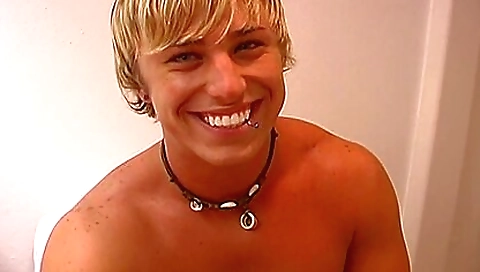 Sexy coupl relentl and fuck in the kitchen